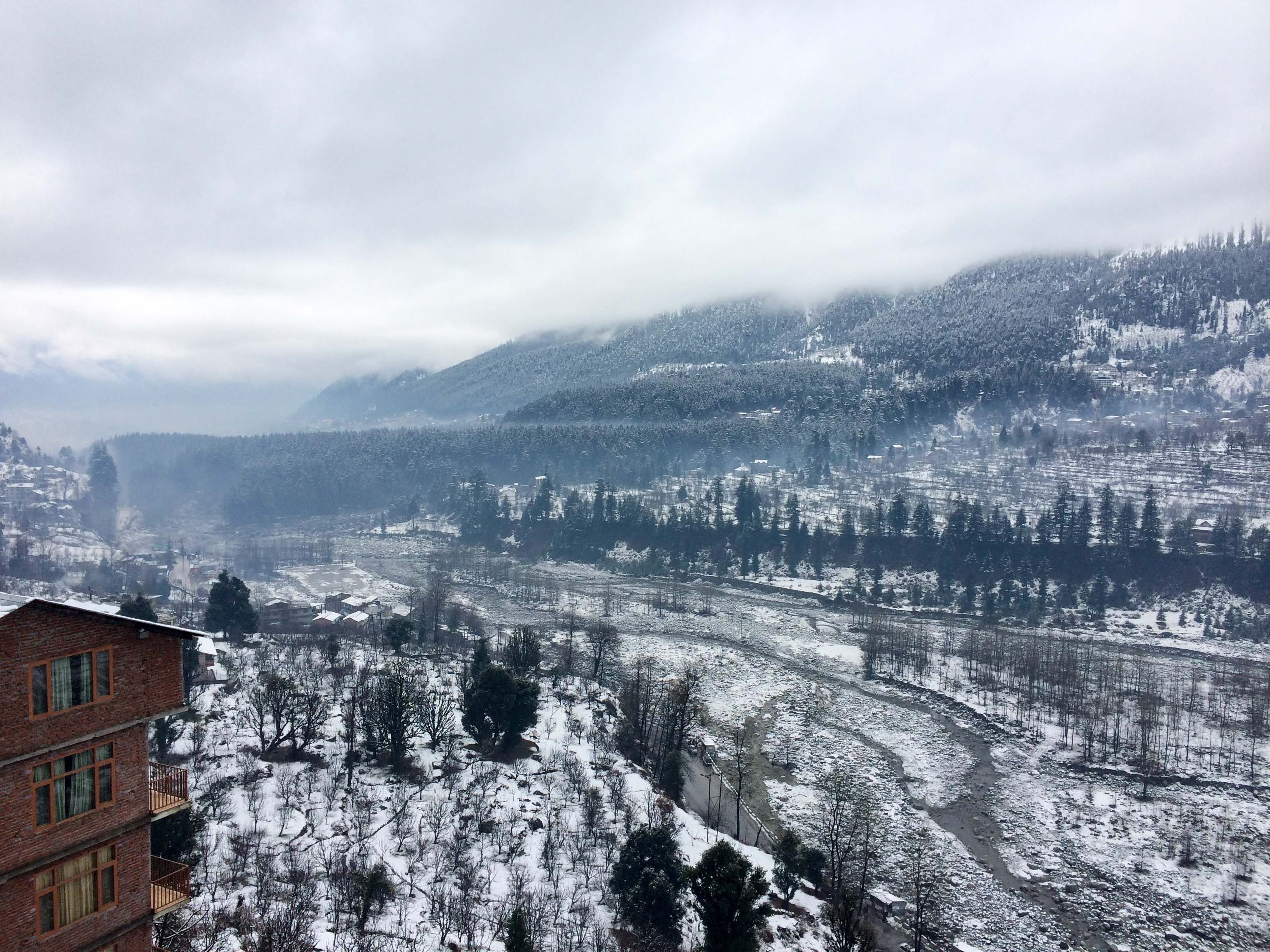 Reminiscences from a two day snowfall in Manali